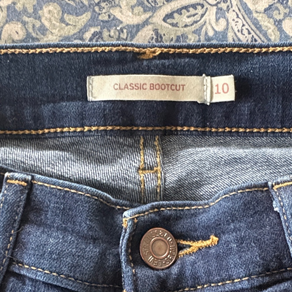 Levi’s Women's Boot Cut Jeans in Dark Blue 30 x 32 - Picture 4 of 7